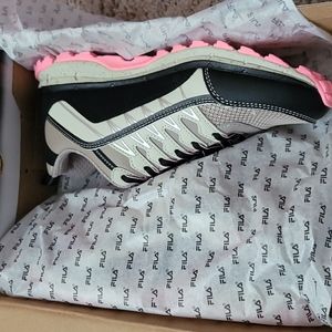 FILA Evergrand Trail Running 21.5 Women's Shoes, 7.5 size, Brand New